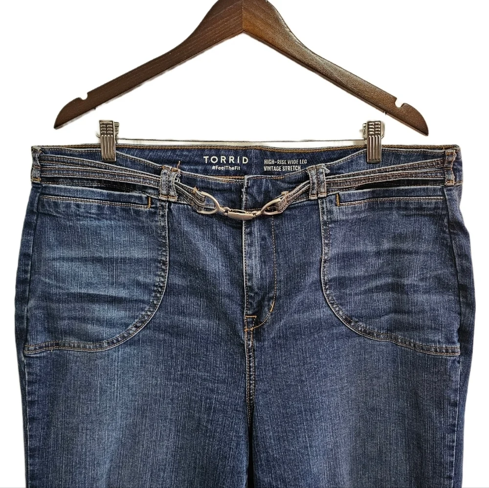 Torrid casual high rise wide leg stretch blue denim jeans size 16T